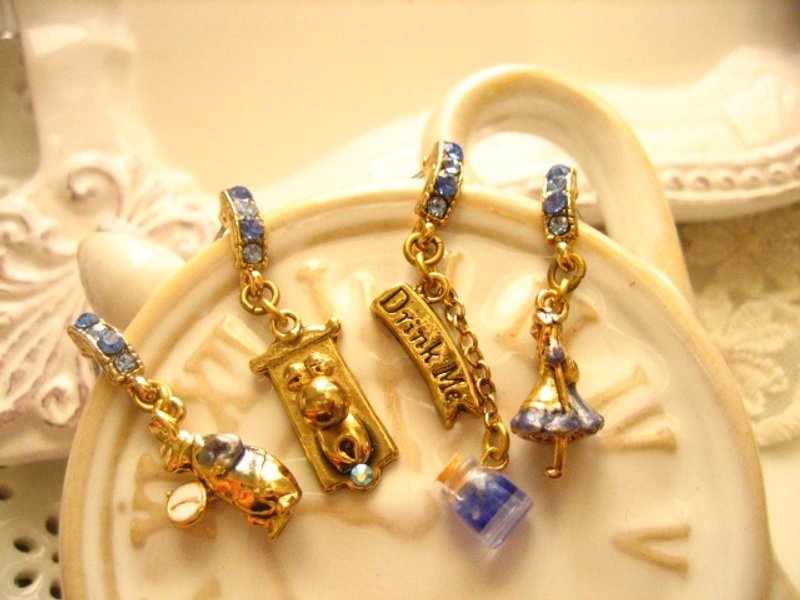 爱丽丝Colorful系列--Drink Me耳环组 - 耳环/耳夹 - 其他金属 多色