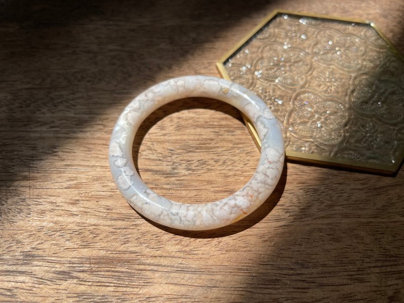 淡蓝色小雏菊—樱花玛瑙圆镯。含原矿镯心。精品小花订制镯。 - 手链/手环 - 半宝石 多色