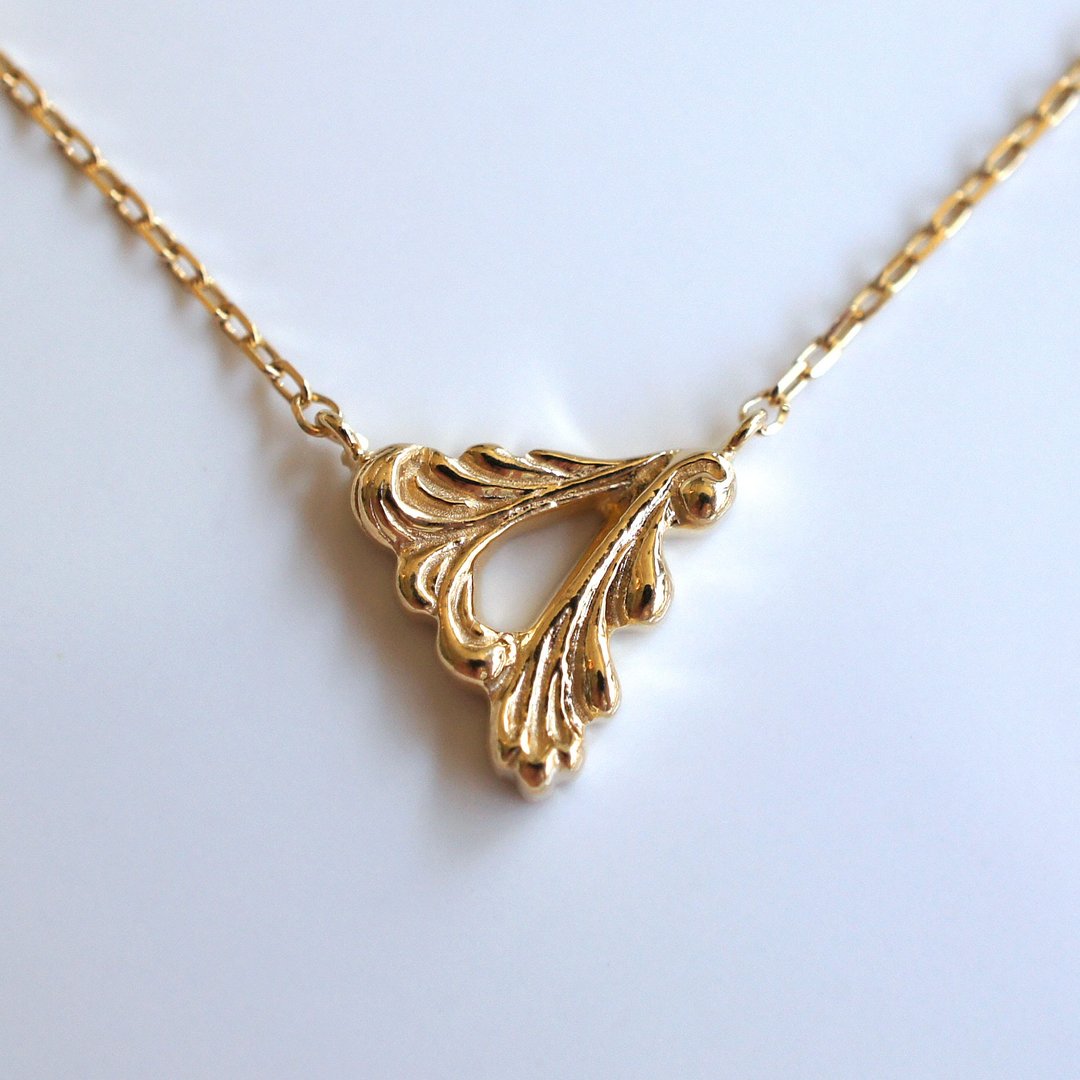 Arabesque Triangle Necklace - 项链 - 其他金属 金色