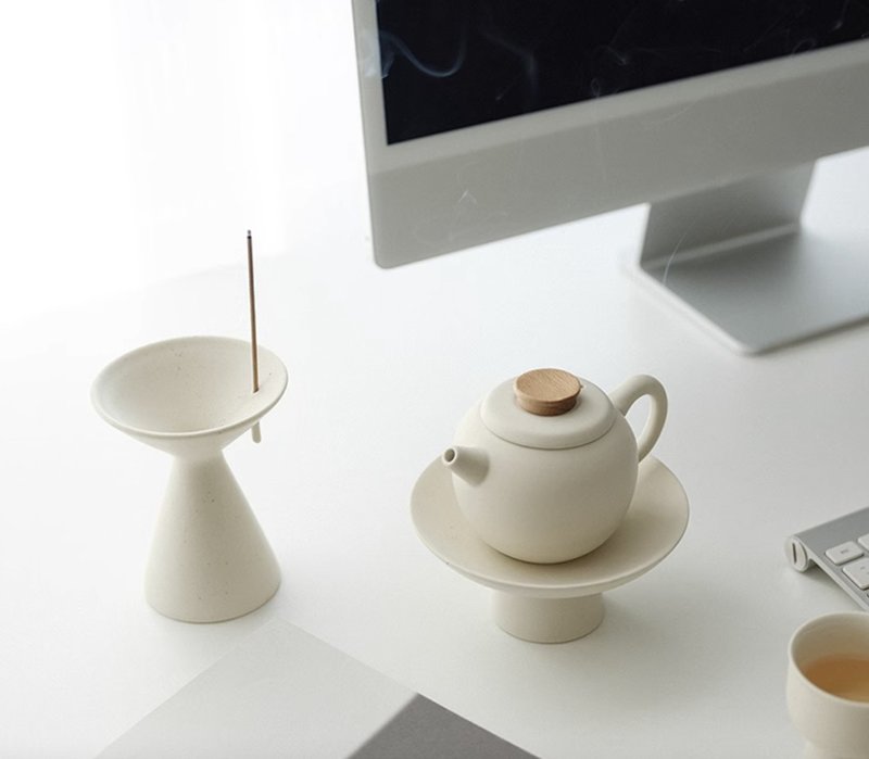 闻说 简约线香插香盘陶瓷香台香薰客厅桌面摆件 - 摆饰 - 陶 白色