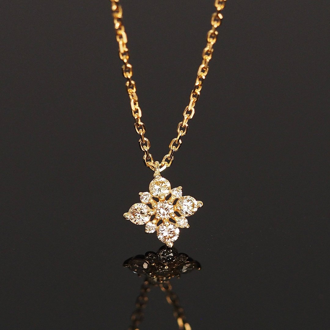 18K金钻石雪花项链 18K Gold The Diamond Snowflakes Necklace - 项链 - 贵金属 