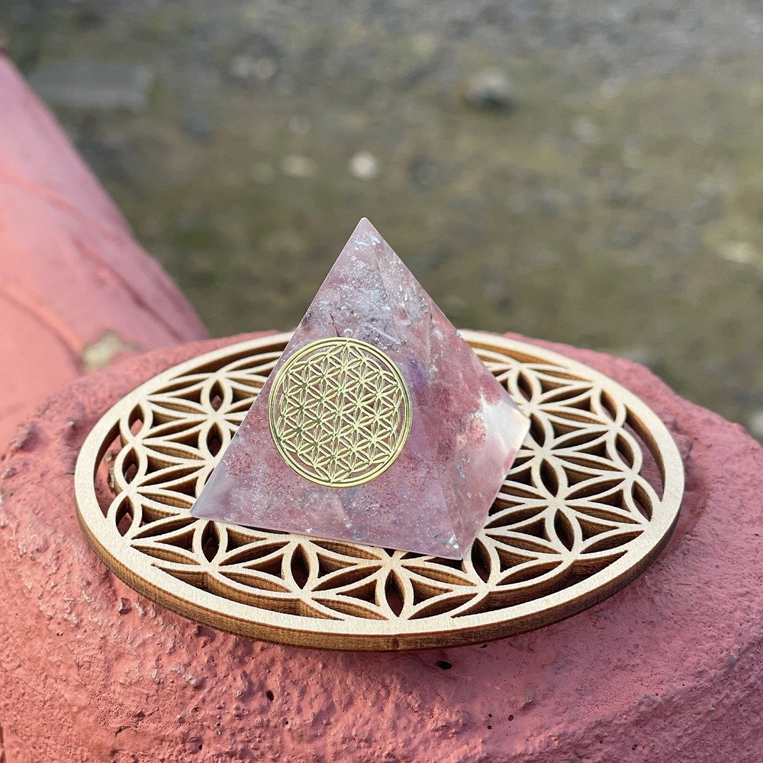 【超级七+草莓晶】奥根能量塔Orgonite (6cm/5cm/4cm) - 摆饰 - 水晶 