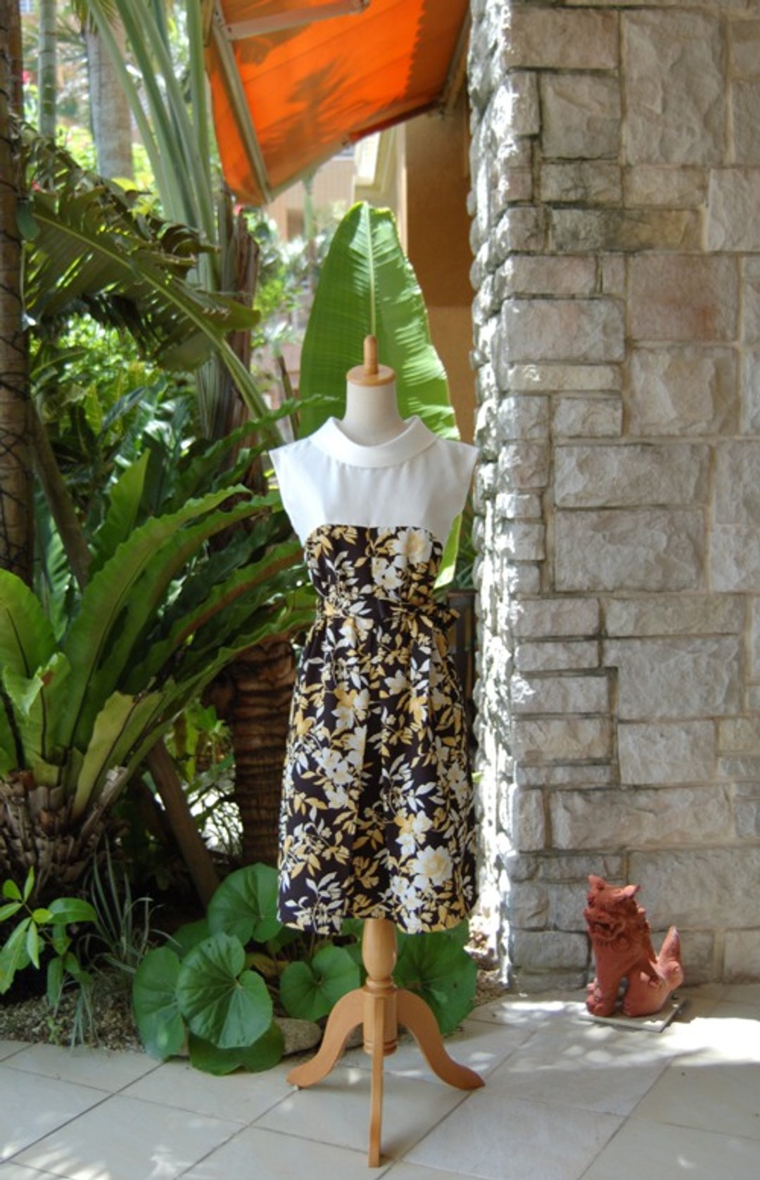 Bicolor Chinoiserie Center Tuck Classical Dress Roll Collar - 洋装/连衣裙 - 棉．麻 