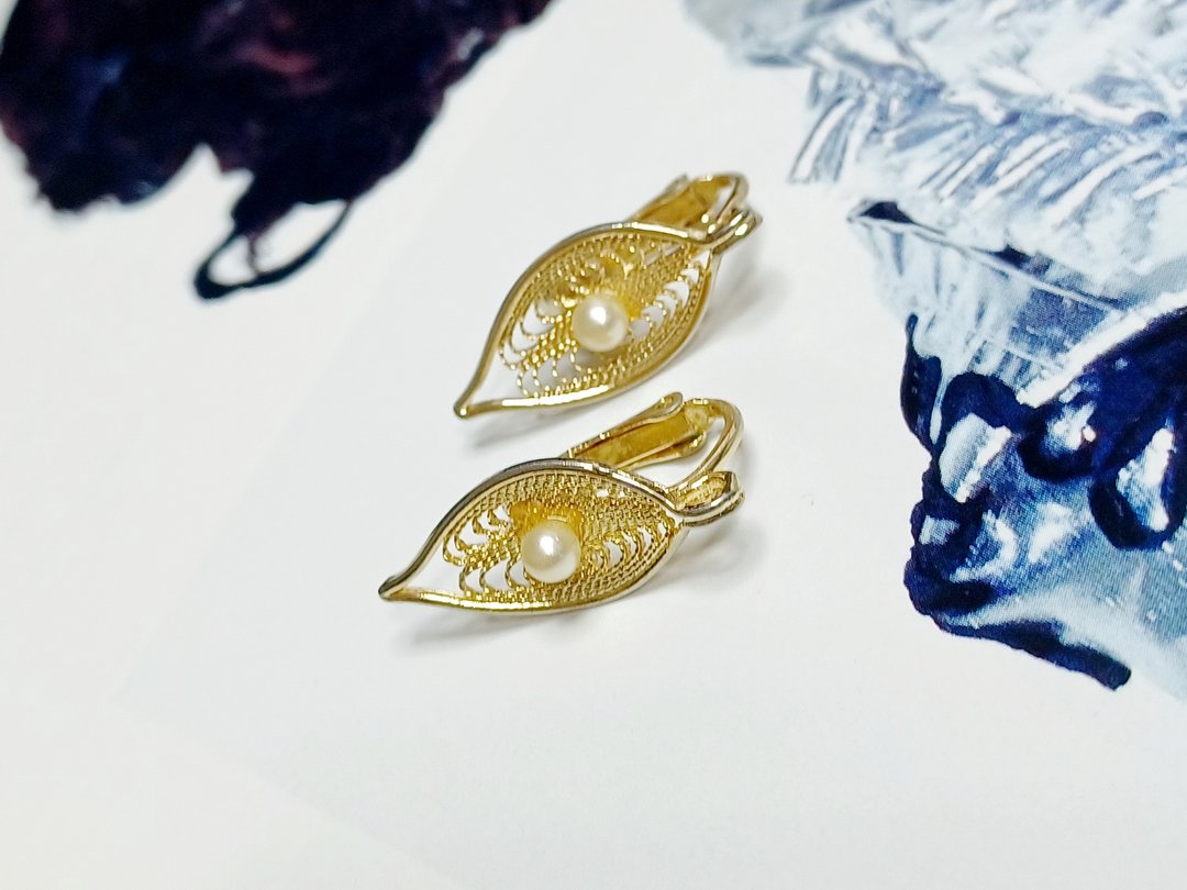 vintage jewelry  古董夹式耳环  SARAH-COV 金丝篓空幸运叶 - 耳环/耳夹 - 其他金属 