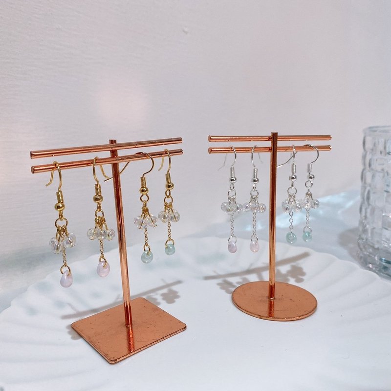 积雨云 / 手作水晶花饰品 - 耳环/耳夹 - 树脂 