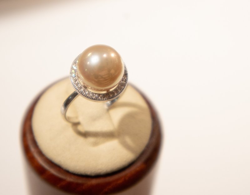 925纯银11.3mm天然淡水珍珠香槟金色闪石光环戒指 - 戒指 - 珍珠 金色