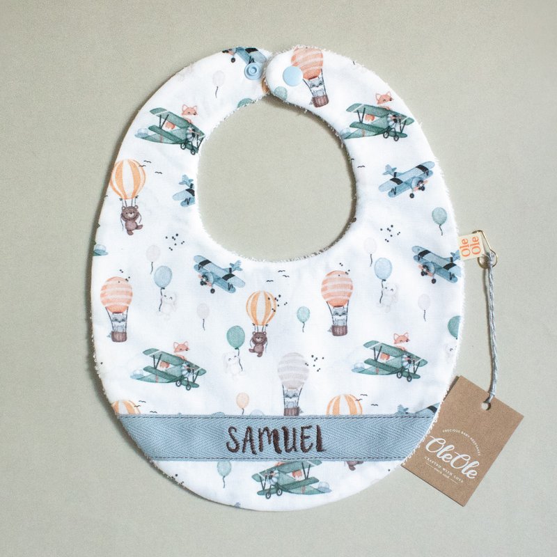 可爱飞行员 绣名 定制名字 围兜 口水巾 口水肩 弥月礼盒 - 围嘴/口水巾 - 棉．麻 多色