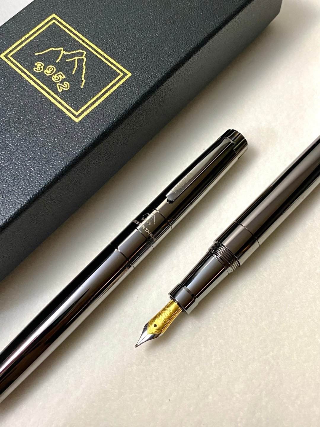 3952 老山羊 - 诸罗山 双色钢尖钢笔 - 钢笔 - 其他材质 