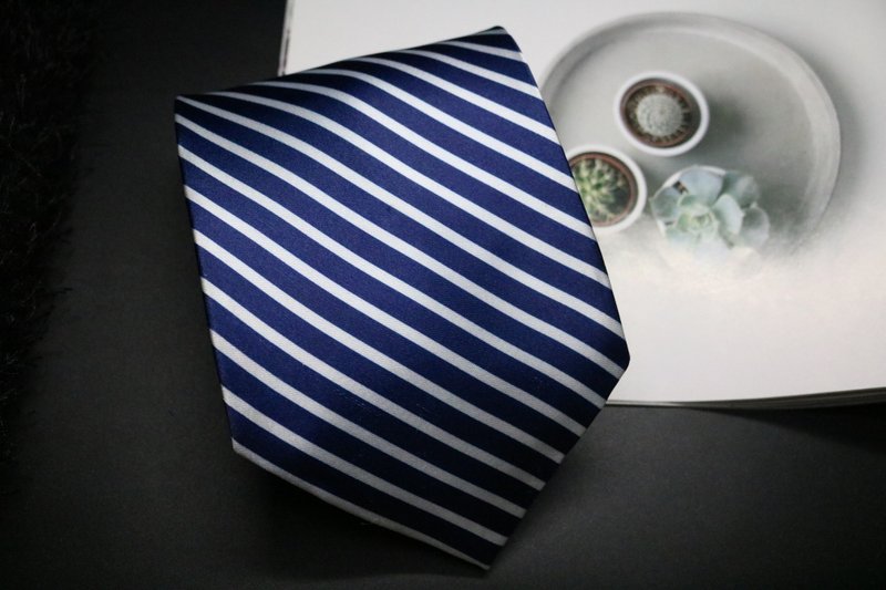 蓝色条纹真丝领带/雅痞型男necktie - 领带/领带夹 - 丝．绢 蓝色