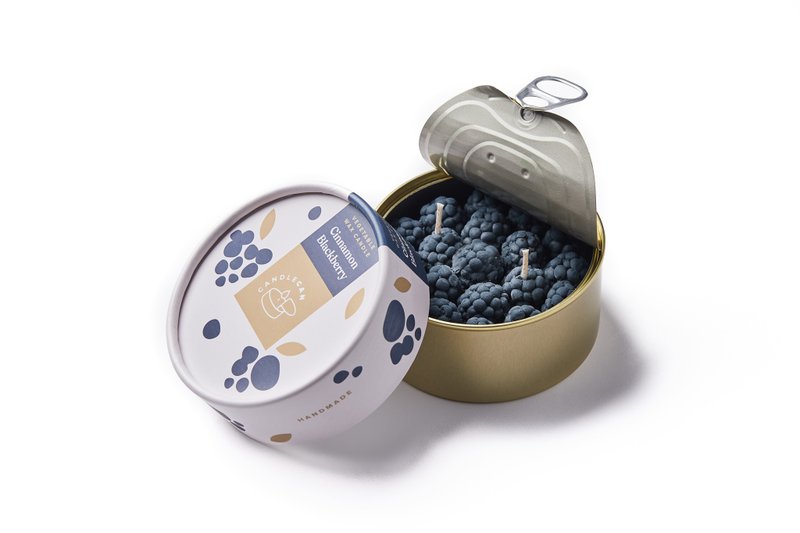 CANDLE CAN/肉桂黑莓薰香罐头蜡烛 - 香薰/精油/线香 - 其他材质 