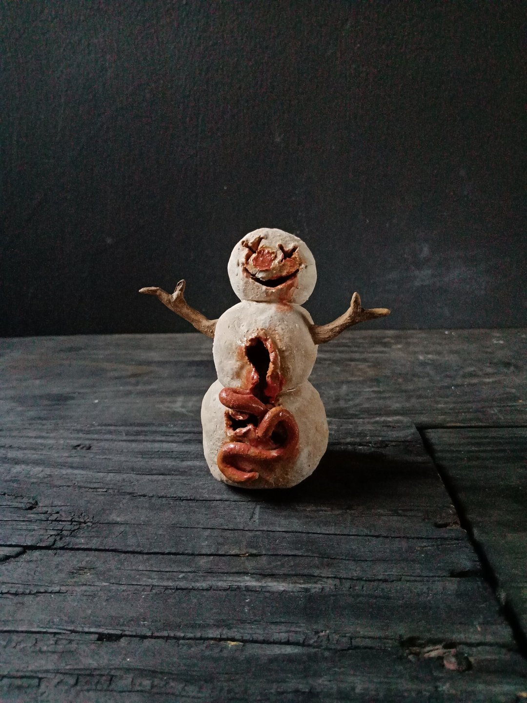 开肠剖肚的雪人(10.2cm 陶铃 陶瓷公仔) - 玩偶/公仔 - 陶 白色