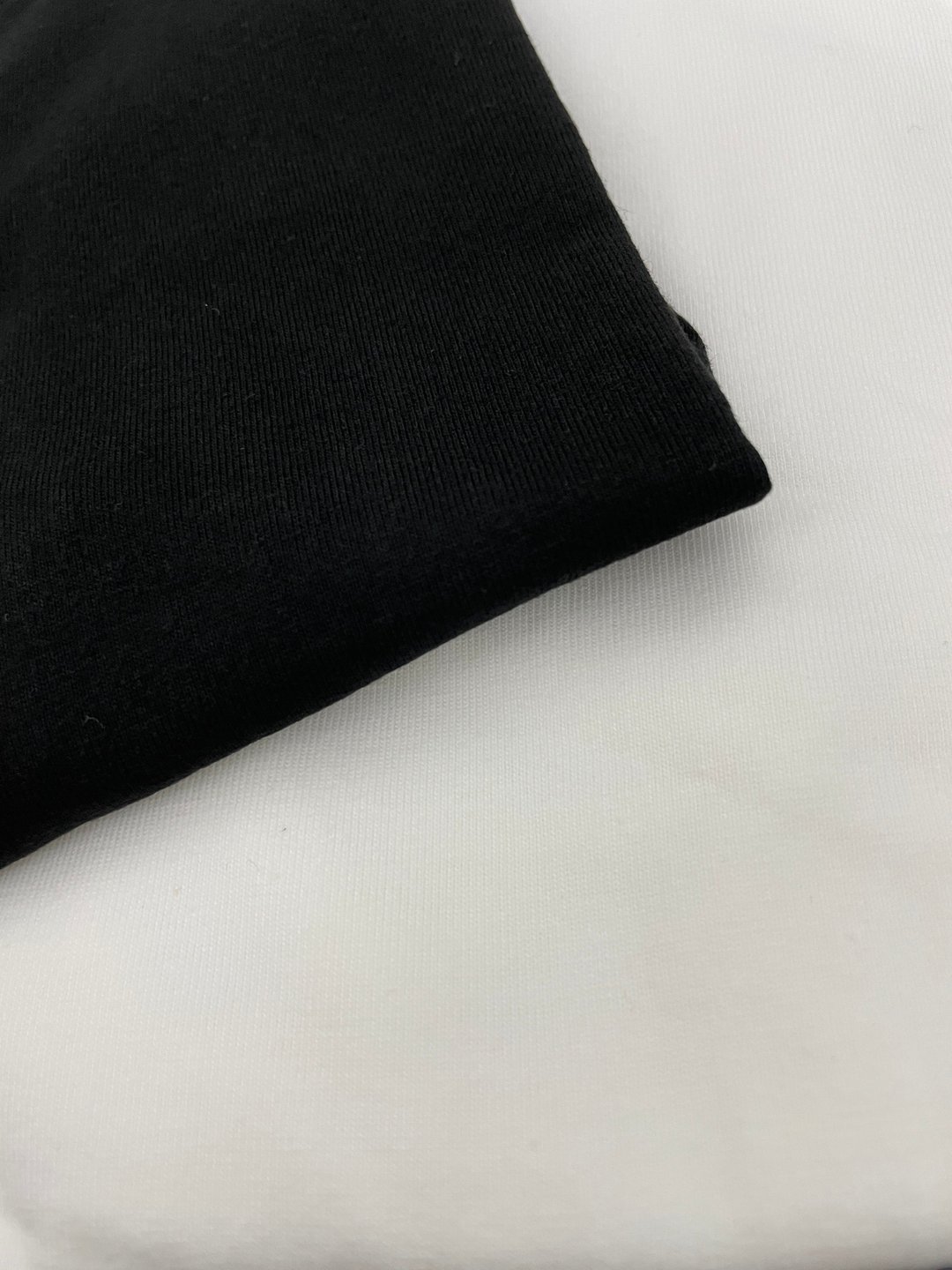Flat 135 X 台湾设计师系列 历经一年实验 棉质圆领厚实短袖上衣 - 女装上衣 - 棉 黑色