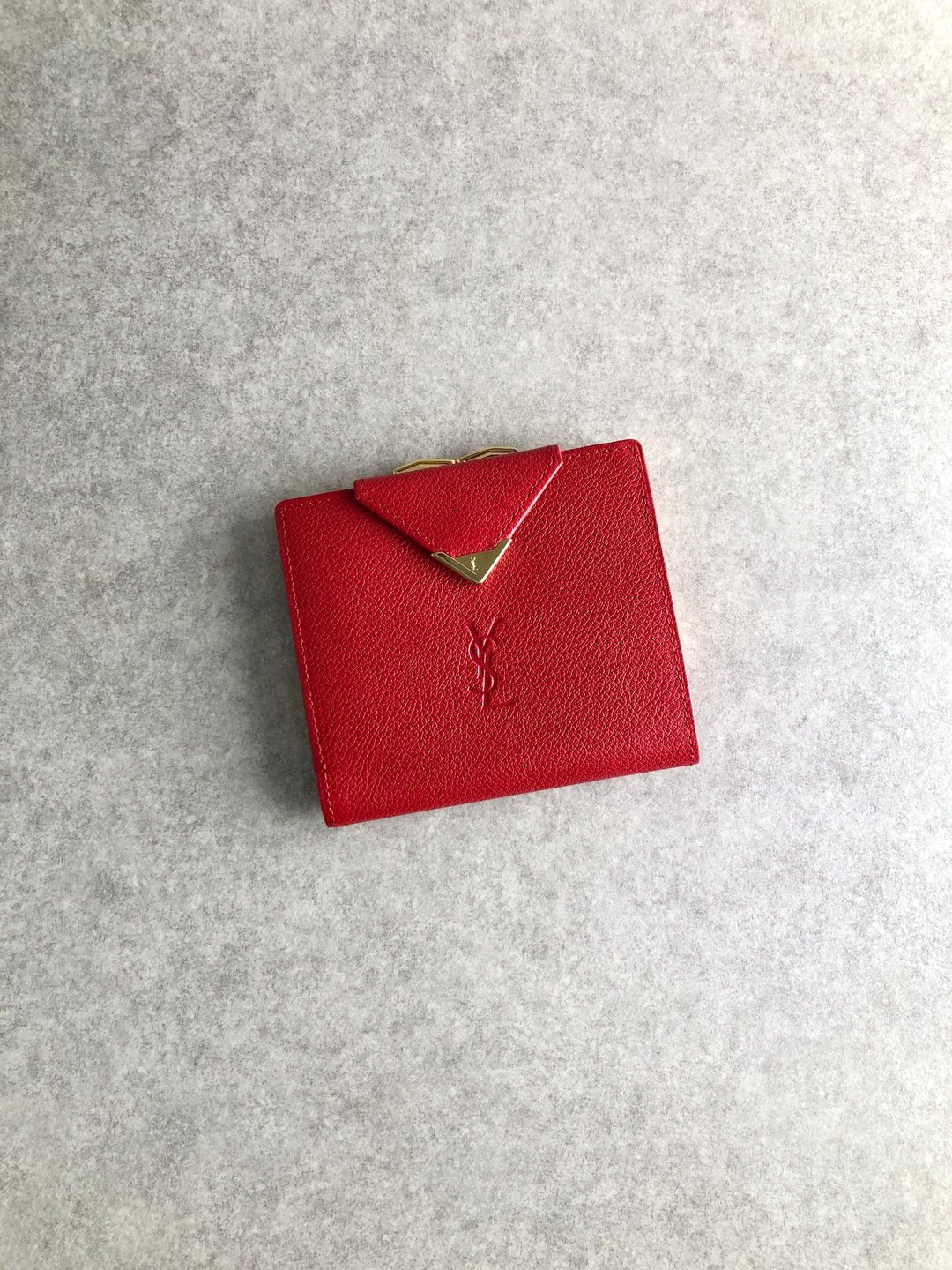 【日本直送，二手名牌包装】Yves Saint Laurent Yves Saint Laurent钱包红YSL 三角标志皮革双折 8gcd7j - 皮夹/钱包 - 真皮 红色