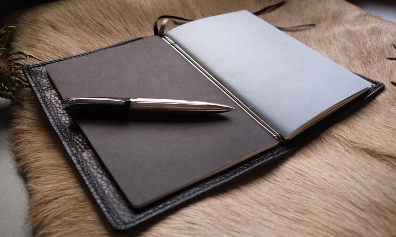 【德国皮革手帐】尺寸A6 |深蓝 | 三弹轨 | 替换内册+盒 | x47 - 笔记本/手帐 - 真皮 蓝色