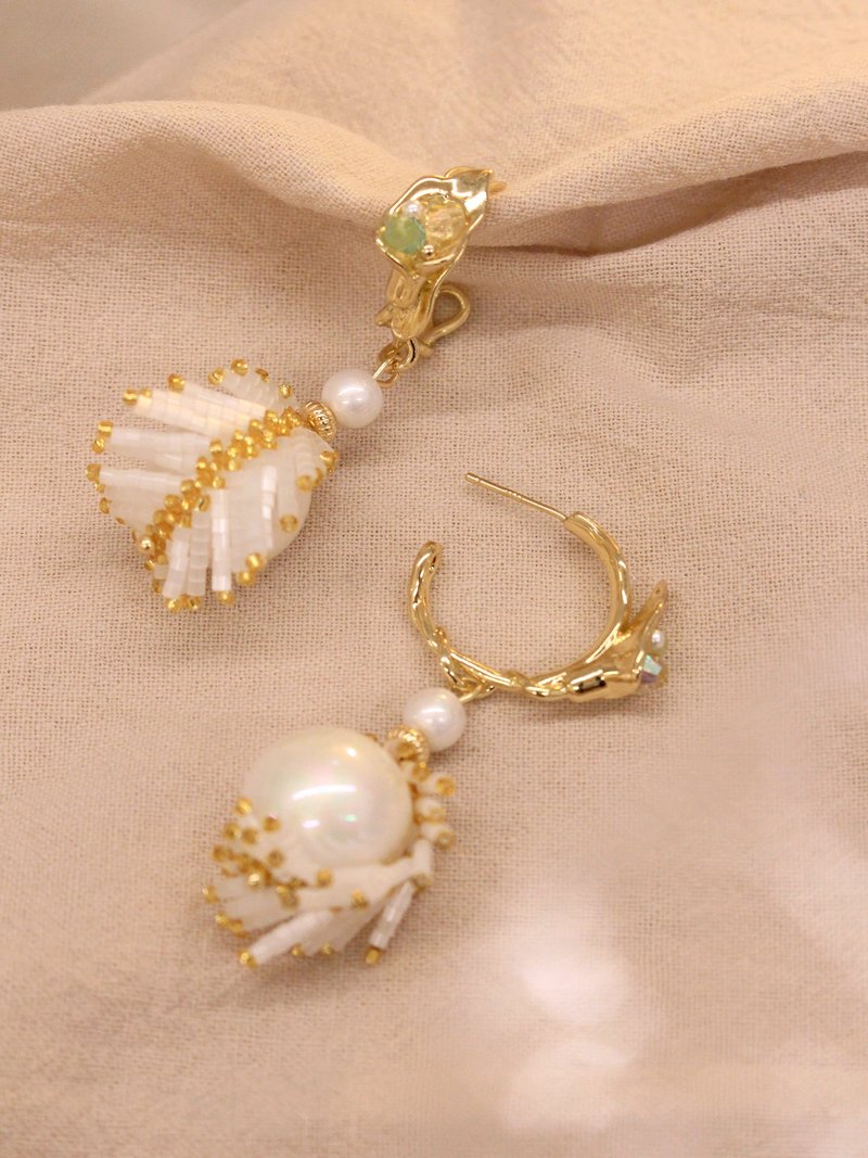 国王送的舞鞋。MUCHAT手作14KGP珍珠藤蔓花纯银针C圈耳环 - 耳环/耳夹 - 其他金属 金色