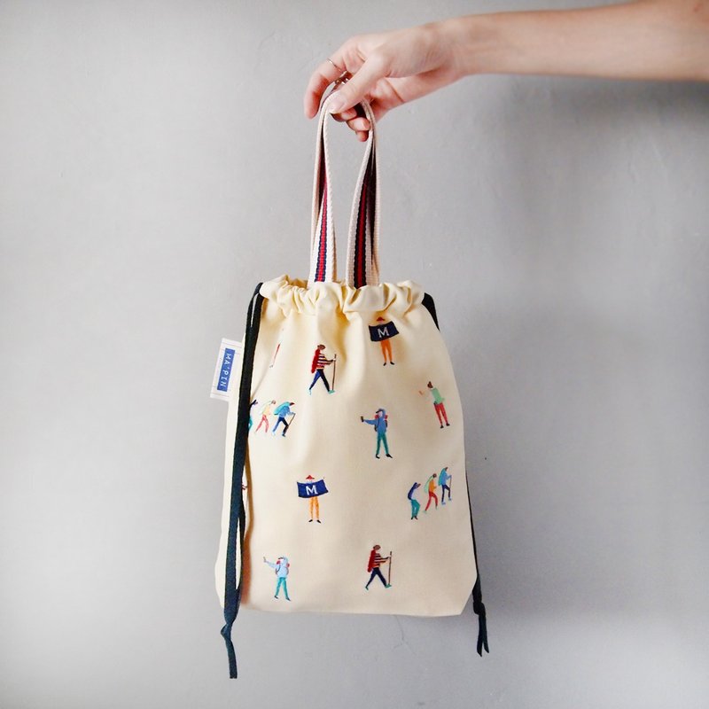 Milly系列 登山客-浅黄 电绣束口提袋 - 手提包/手提袋 - 棉．麻 黄色