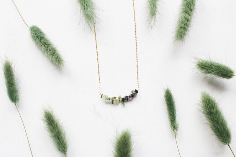 经典不规则天然石微笑款式Tourmaline绿碧玺短项链 - 项链 - 宝石 绿色