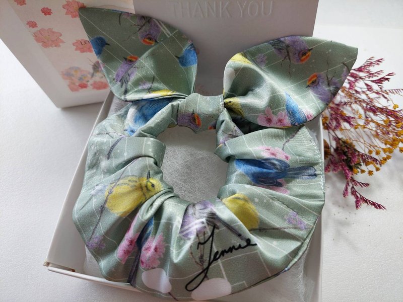 Jennie Tsai -绿色音符鸟插画 - 小甜甜圈蝴蝶结发束 - 发饰 - 丝．绢 