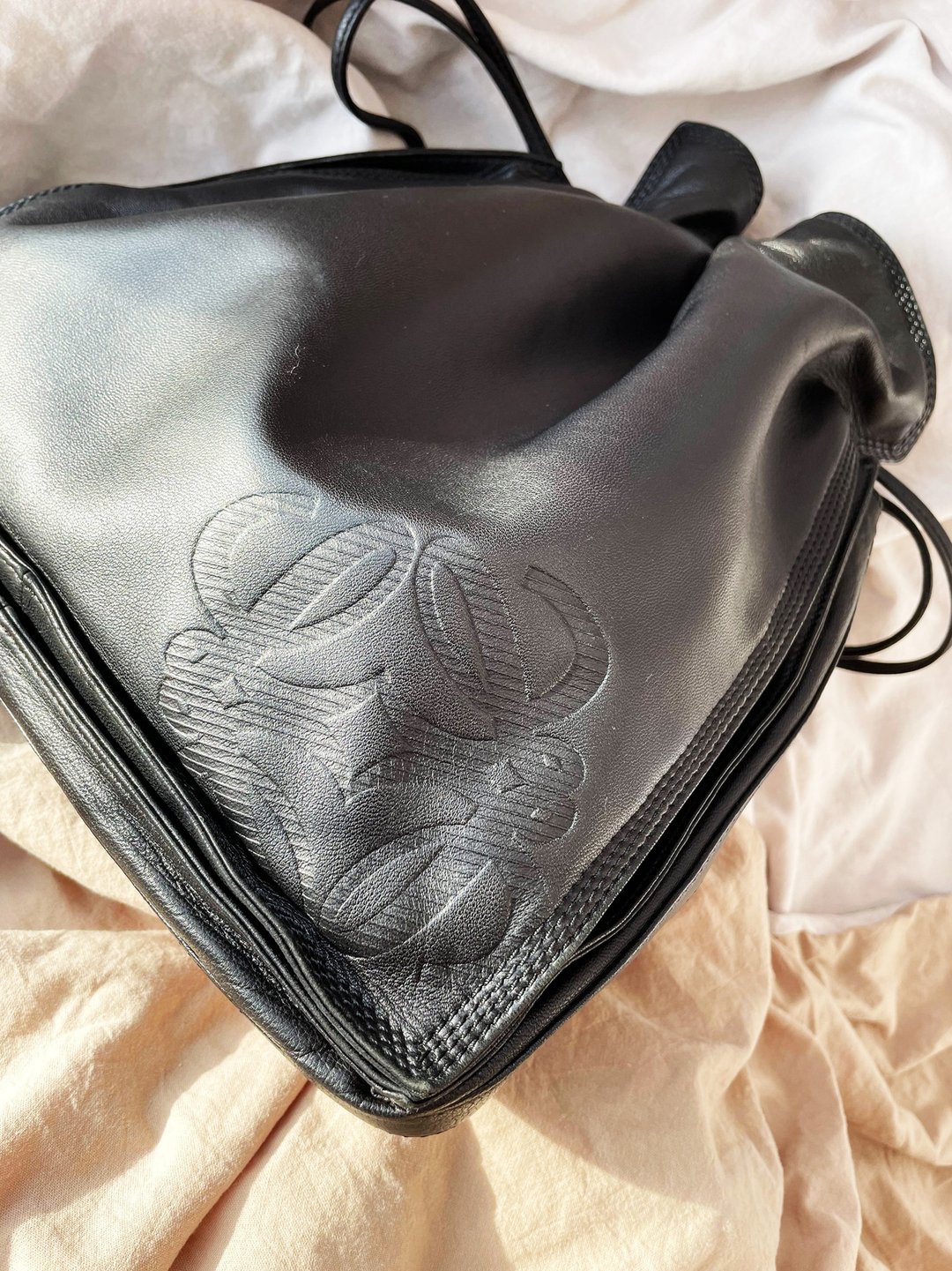 中古美品 Loewe Flamenco 软羊皮束口袋肩背包斜挎包单肩包束绳包 - 侧背包/斜挎包 - 真皮 黑色