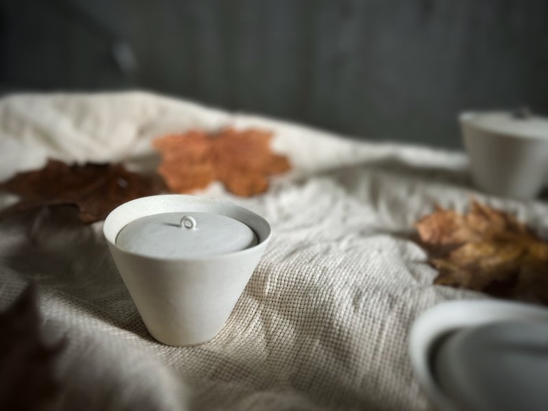 桌上的白瓷糖霜 / 盖碗茶杯 盖杯 茶具 - 小环杯盖 - 咖啡杯/马克杯 - 瓷 白色