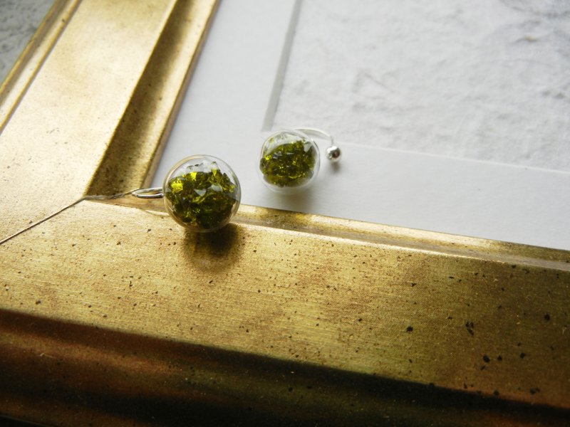 *coucoubird*墨绿碎钻玻璃耳环/耳夹式 - 耳环/耳夹 - 玻璃 绿色