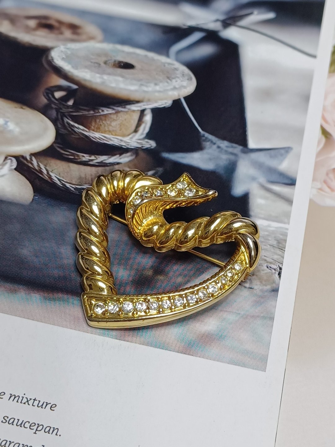 vintage jewelry 莱茵爱心绳结别针 - 胸针 - 其他金属 