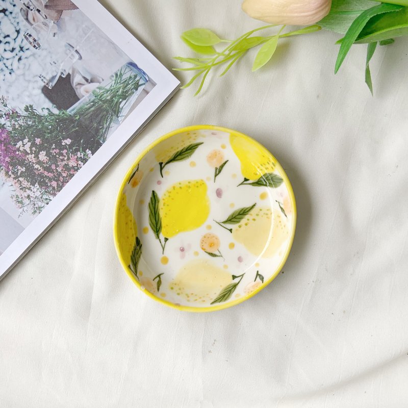 Mini lemon plate  | Handmade ceramic | size S - 浅碟/小碟子 - 陶 黄色