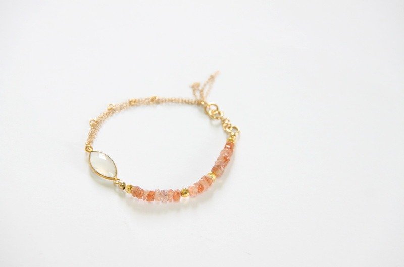 白玉髓 日光石14K包金手链 / ature white CHalcedony & Sunstone bracelet & 14K GF chain - 手链/手环 - 其他金属 橘色