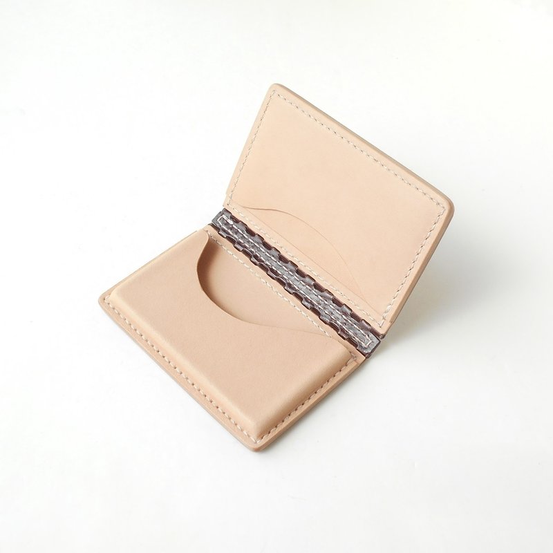 皮革铰链名片夹 棕色 × 自然色 - 名片夹/名片盒 - 真皮 咖啡色