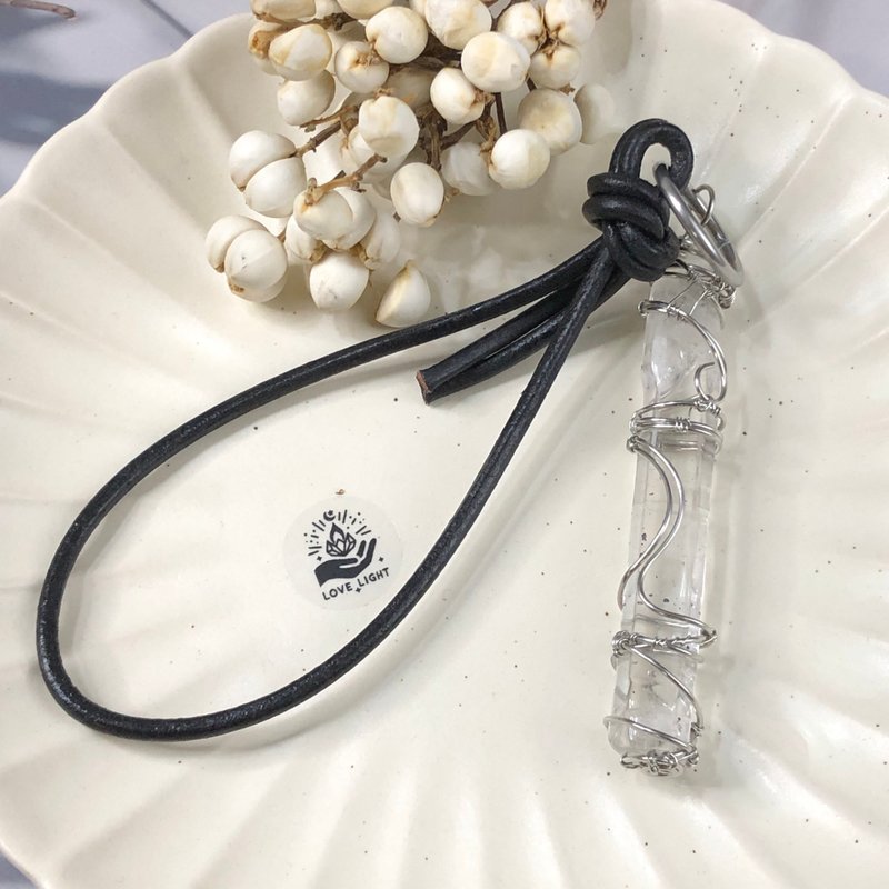 能量守护系列 白水晶抛光柱 × 黑牛皮 吊饰 挂饰 清净与平衡之石 - 吊饰 - 不锈钢 白色