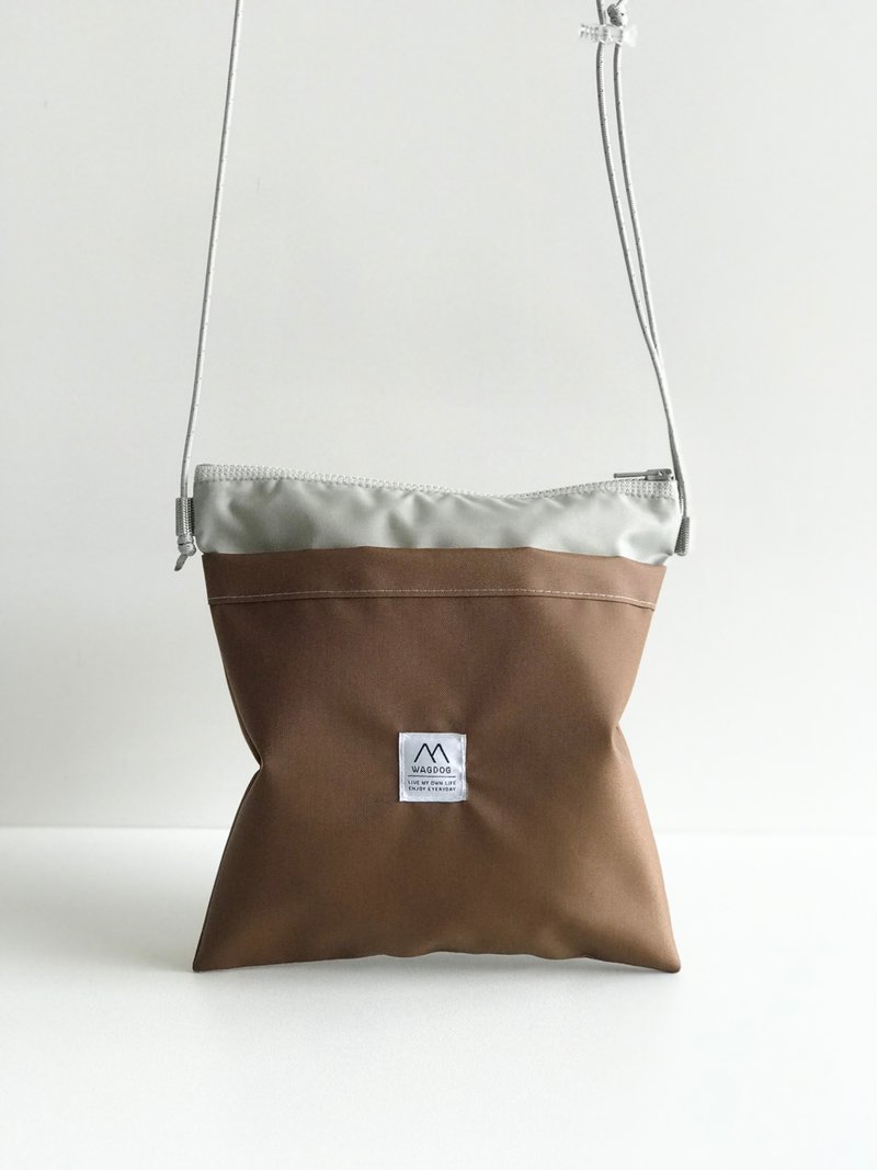 CAMEL x LIGHT GRAY / lightweight nylon / sacoche shoulder bag - 侧背包/斜挎包 - 尼龙 咖啡色