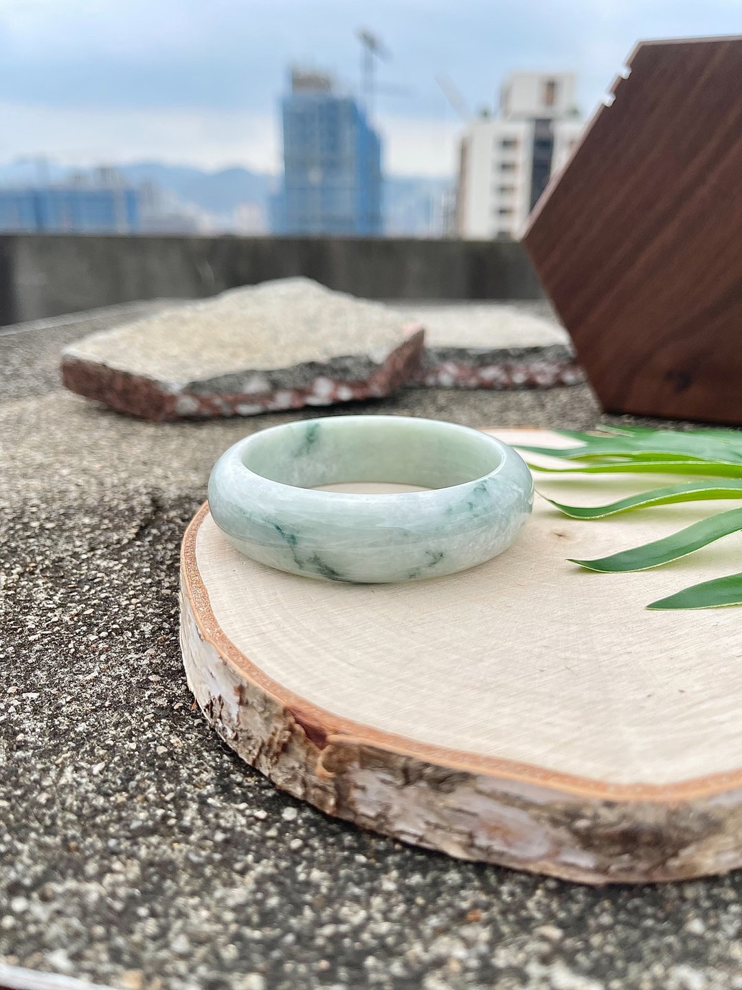 糯花青手镯玉镯 |天然缅甸翡翠 - 手链/手环 - 玉石 金色