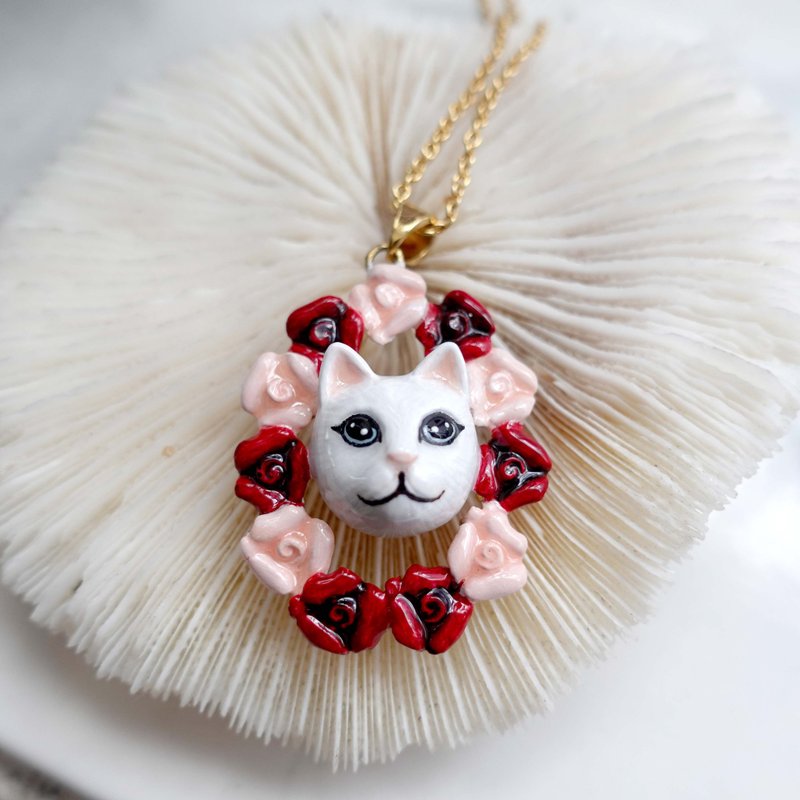 圆型玫瑰花圈白猫咪颈链 镀9K真黄金轻珠宝情侣情人节项链 可订制 - 项链 - 其他金属 红色