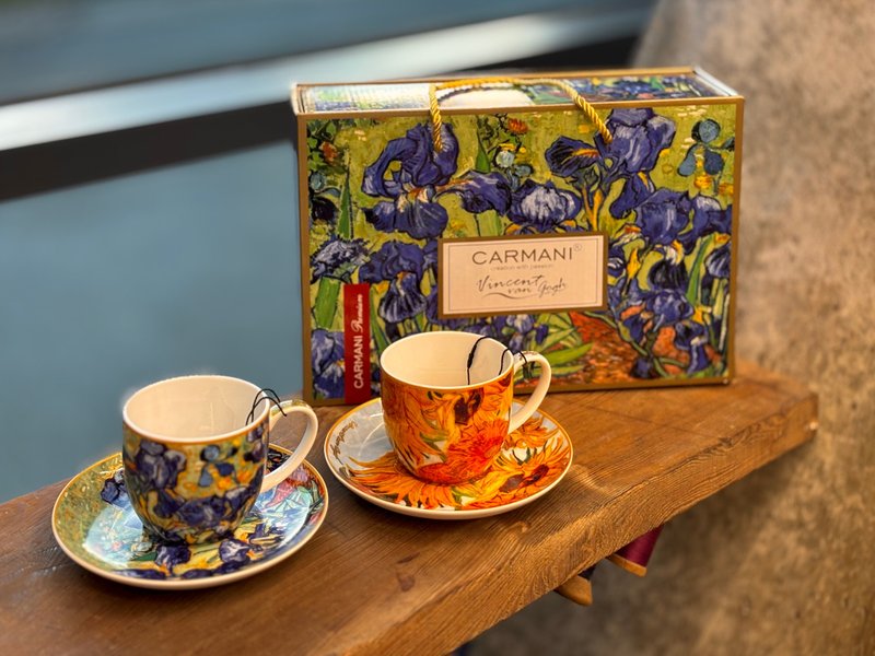 Carmani  梵谷 向日葵 鸢尾花  2 入杯碟组 含礼盒 - 咖啡杯/马克杯 - 陶 黄色