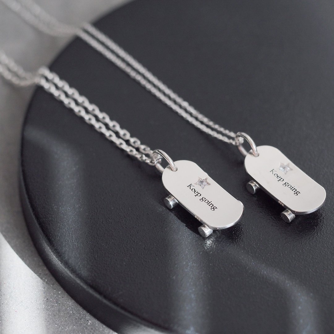 2 pieces set) Keep going skateboard pair necklace Silver 925 - 项链 - 其他金属 绿色