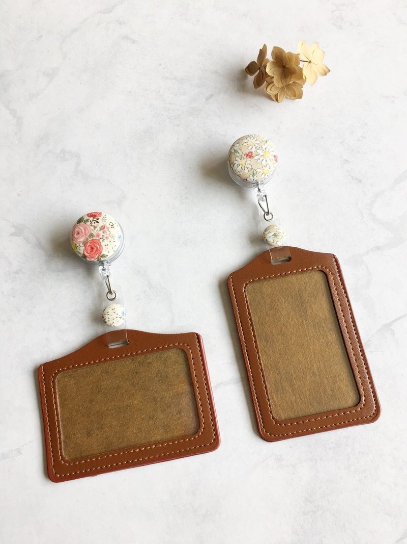 手作好礼 ALL PASS 花儿伸缩扣环 +卡套 悠游卡证件套卡夹  - 证件套/卡套 - 棉．麻 