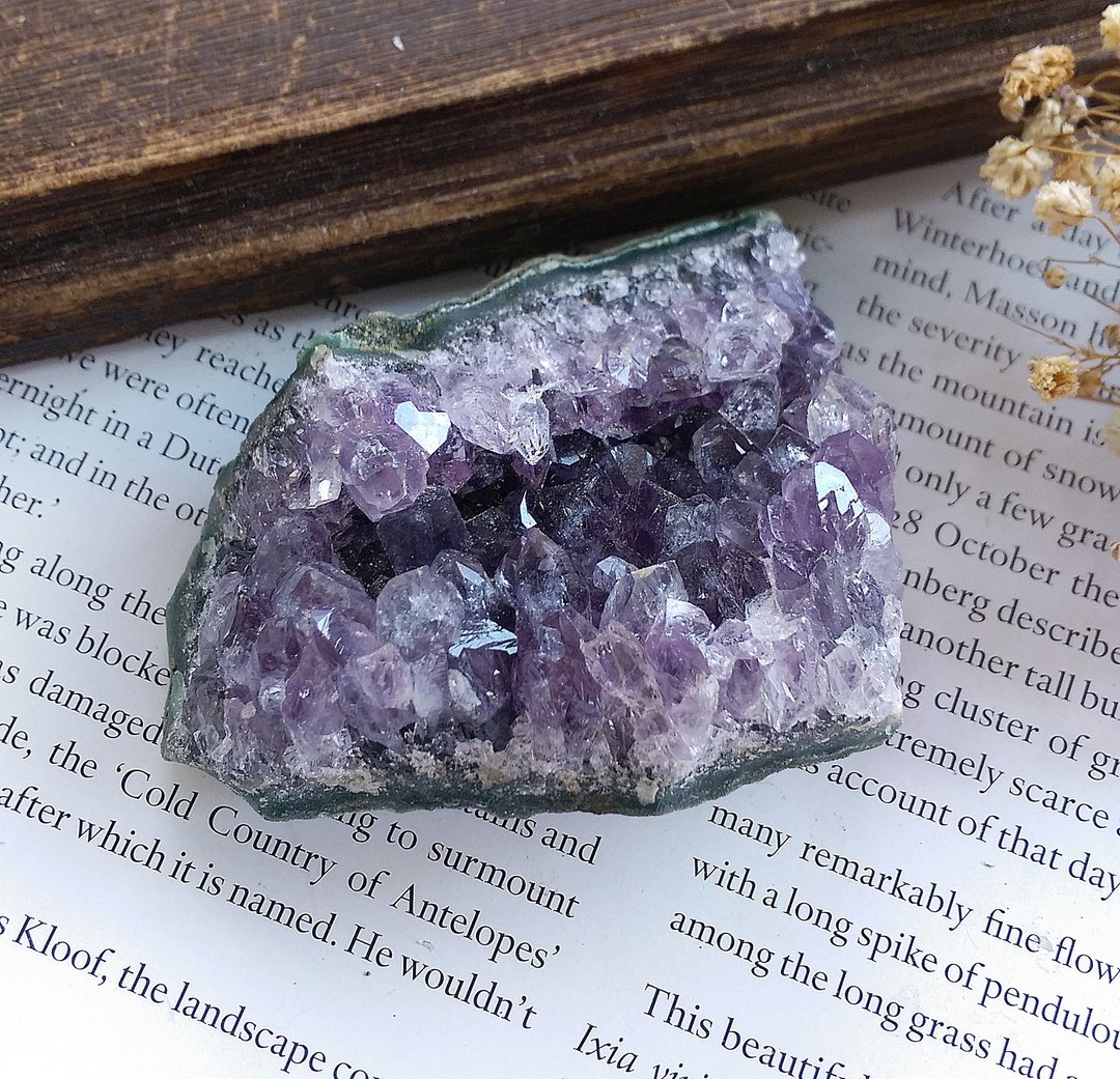 Amethyst 巴西产地 原皮紫水晶 晶簇 天然矿石 原矿 - 摆饰 - 其他材质 