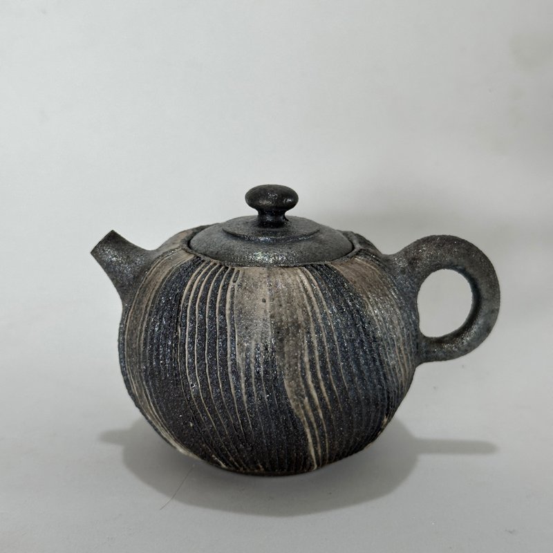 随心陶 I 柴烧茶壶 I 正把壶 I 程警濠 - 茶具/茶杯 - 陶 黑色
