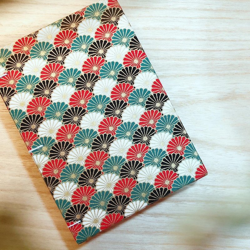 山梨の光阴 - 2025 无时效 A5 手缝手帐本 - 笔记本/手帐 - 纸 