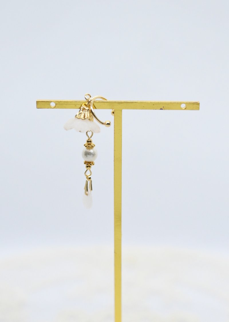 大岛樱花珍珠花瓣耳骨夹 - 耳环/耳夹 - 其他材质 粉红色