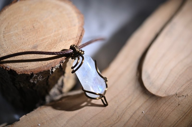 天然月光石项链Moonstone  金属编织 水晶原矿 手作设计 - 项链 - 宝石 