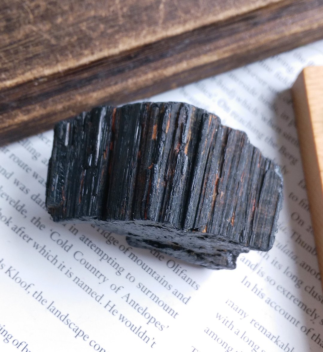 Tourmaline 马达加斯加 电气石 黑碧玺 带红泥 天然矿石 原矿 - 摆饰 - 其他材质 