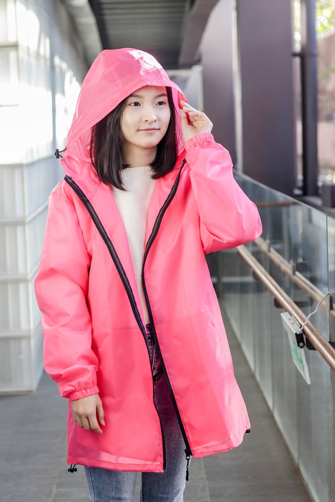 Unni运动跑步防水风衣 雨衣  raincoat  雨风衣 防风 防拨水 遮晒 - 女装休闲/机能外套 - 防水材质 粉红色