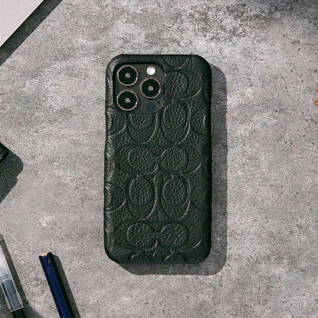 【COACH】iPhone 13 系列 精品手机壳 黑色经典大C - 手机壳/手机套 - 塑料 黑色