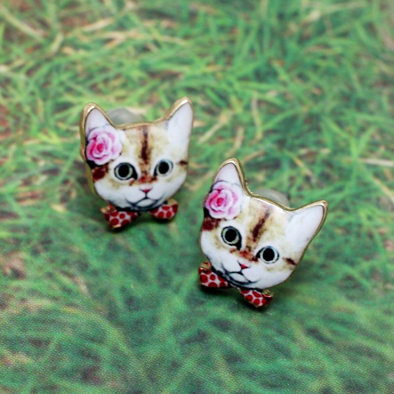 Bowtie Cat Stud Earrings | Minimalist Animal Jewelry - 耳环/耳夹 - 其他金属 红色