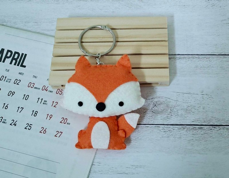 可爱狐狸钥匙圈.吊饰.礼品小物 - 吊饰 - 其他人造纤维 