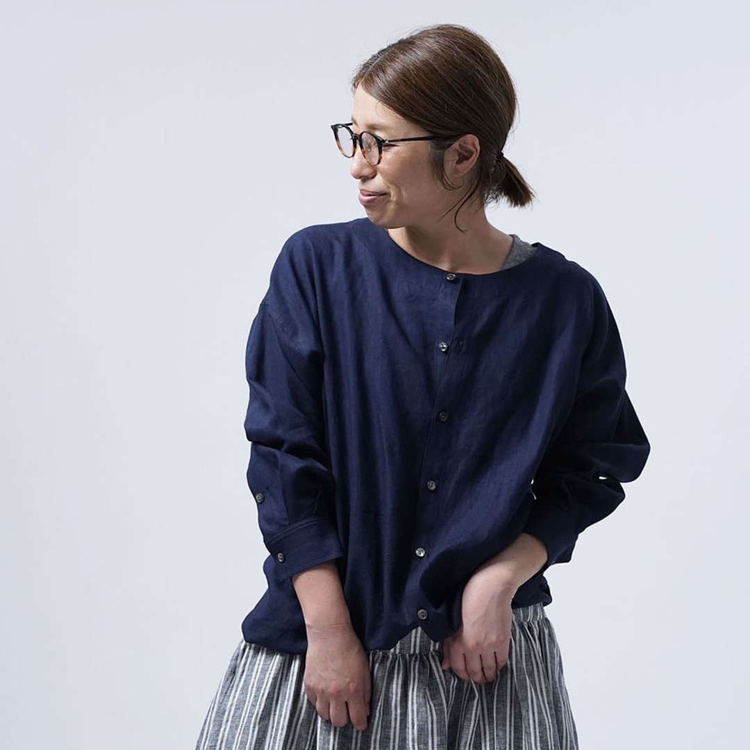 wafu [Linen shirt] Easy to use without straining your shoulders / dark blue t036d-tmk1 - 女装衬衫 - 棉 蓝色