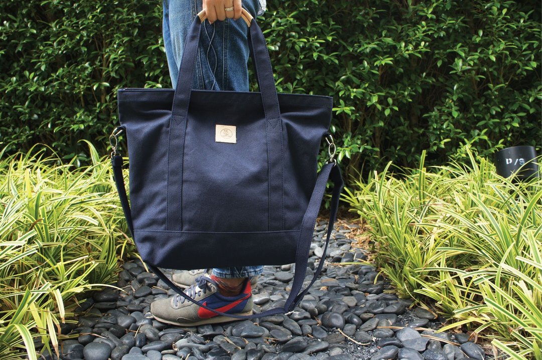 Canvas TOTE BAG navy colous simple style - 手提包/手提袋 - 其他材质 蓝色