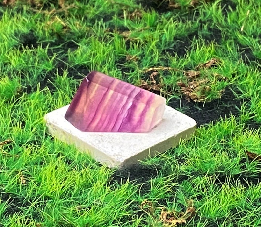 能量水晶摆饰-天然能量浪漫渐层萤石 增智慧 屏除杂乱思绪 疗愈 - 摆饰 - 水晶 多色