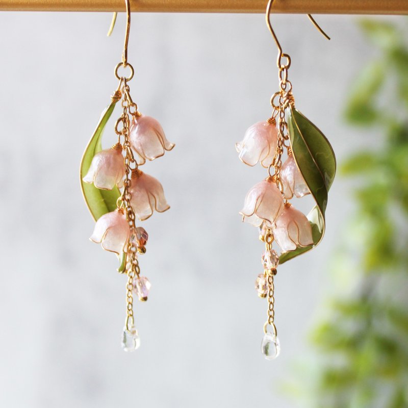 【柔粉铃兰耳环】铃兰垂坠耳环 粉色渐层 手工铜线树脂 耳环/耳夹 - 耳环/耳夹 - 树脂 粉红色